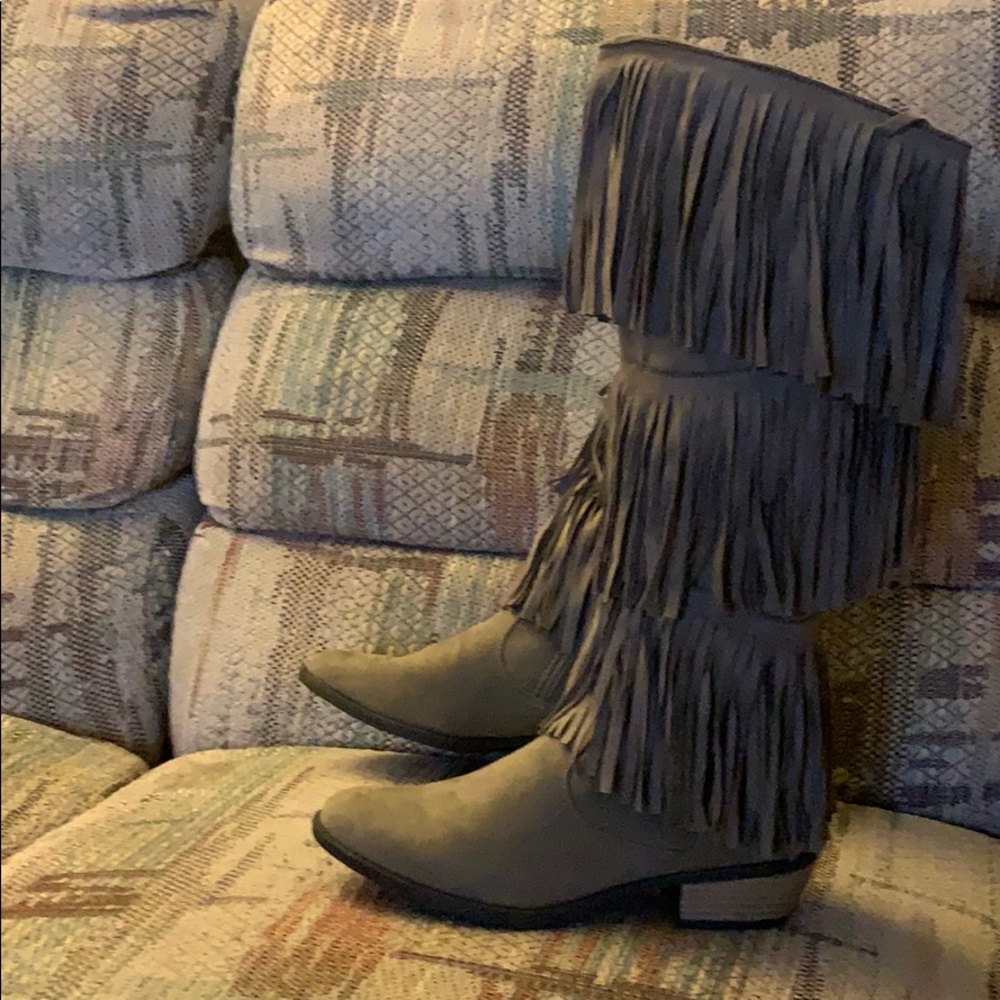 Fringe Boots size 6